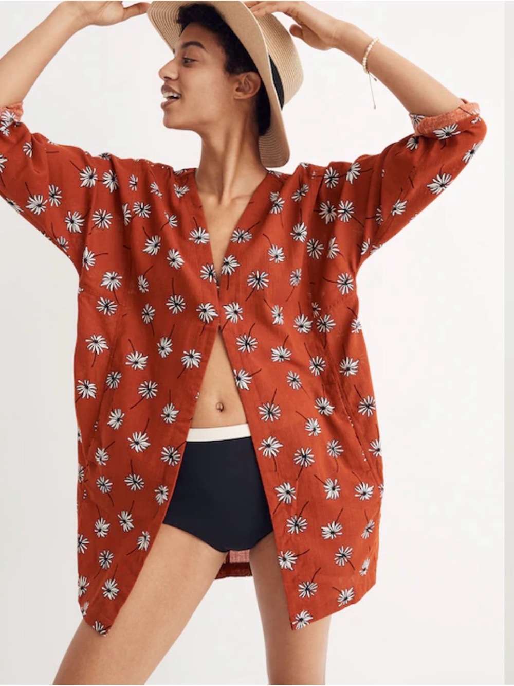 madewell maldives cover-up robe in fresh daisies